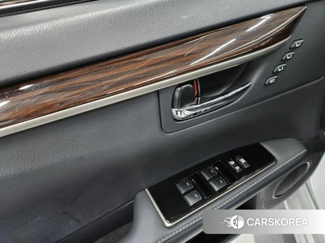 Lexus New ES300h 2018 Белый из Кореи, фото 3