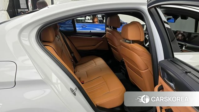 BMW 5 Series (G30) 2022 Белый из Кореи, фото 3