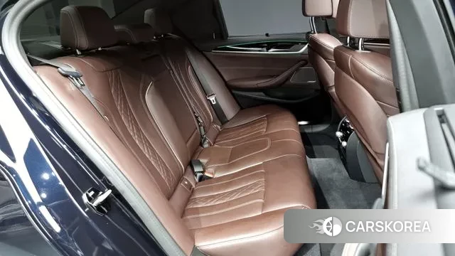 BMW 5 Series (G30) 2022 Черный из Кореи, фото 3