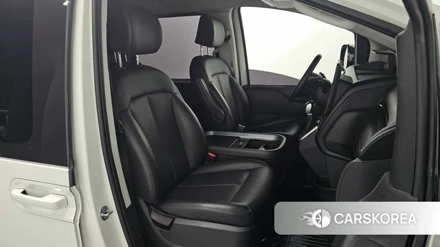 Hyundai Staria 2024 Белый из Кореи, фото 3