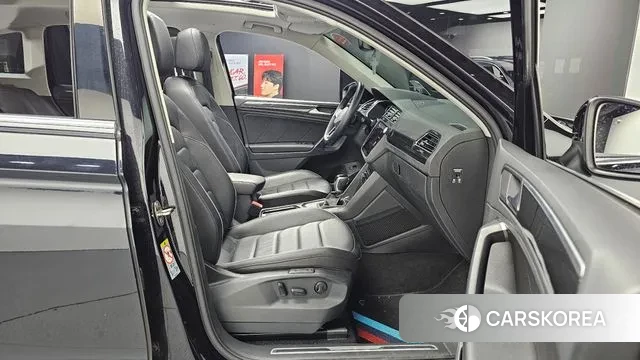 Volkswagen Tiguan second Generation 2022 Черный из Кореи, фото 3