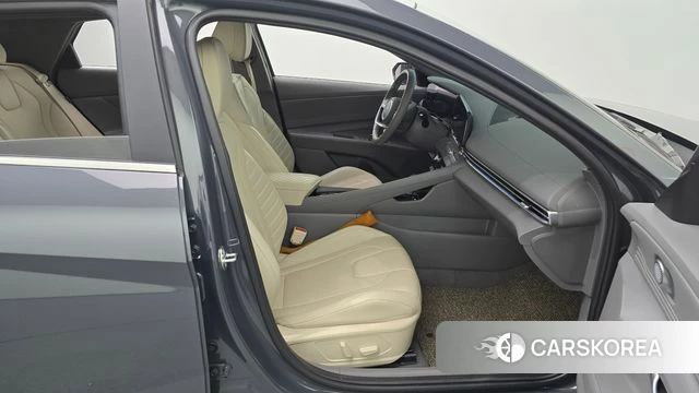 Hyundai The New Avante (CN7) 2023 Серый из Кореи, фото 3