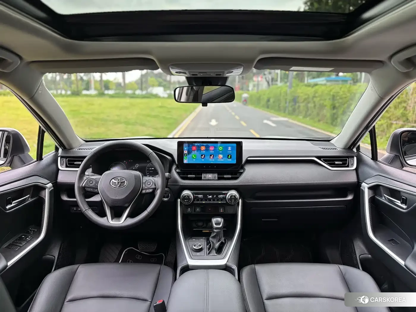 Toyota RAV4 2023 Белый из Китая, фото 3