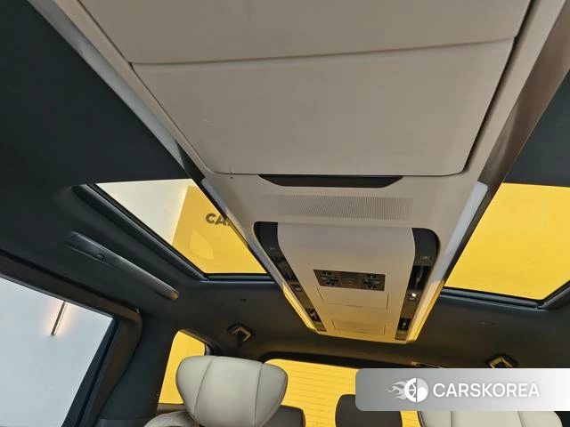 Toyota Elfa 2023 Белый из Китая, фото 3