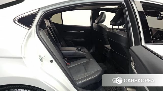 Toyota Camry (XV80) 2026 Белый из Кореи, фото 3