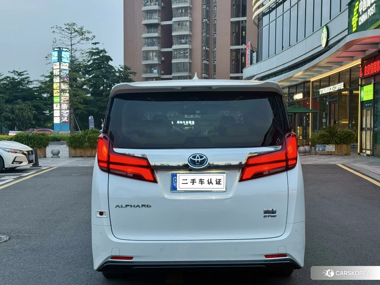 Toyota Elfa 2021 Белый из Китая, фото 3