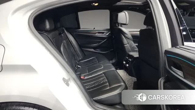 BMW 5 Series (G30) 2018 Белый из Кореи, фото 3