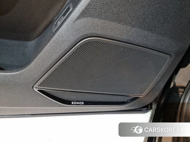 Audi Q3 (F3) 2025 Черный из Кореи, фото 3