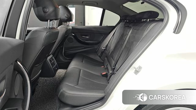 BMW 3 Series (F30) 2018 Белый из Кореи, фото 3