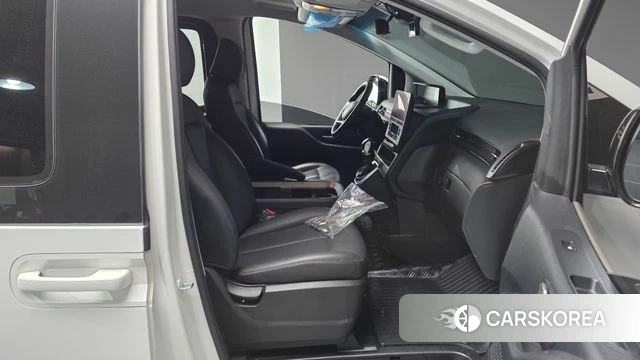 Hyundai Staria 2024 Белый из Кореи, фото 3