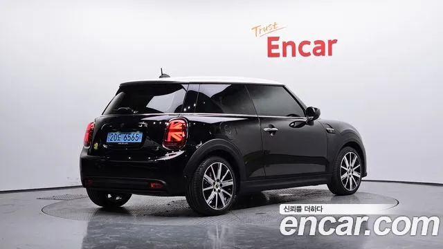 Mini Cooper Electric 2022 Черный из Кореи, фото 3
