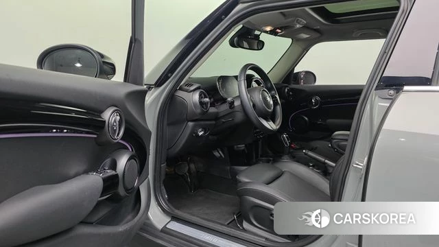 Mini Cooper 2022 Серебристо-серый из Кореи, фото 3