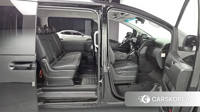 Hyundai Staria 2024 Черный из Кореи, фото 3