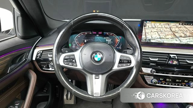 BMW 5 Series (G30) 2021 Белый из Кореи, фото 3