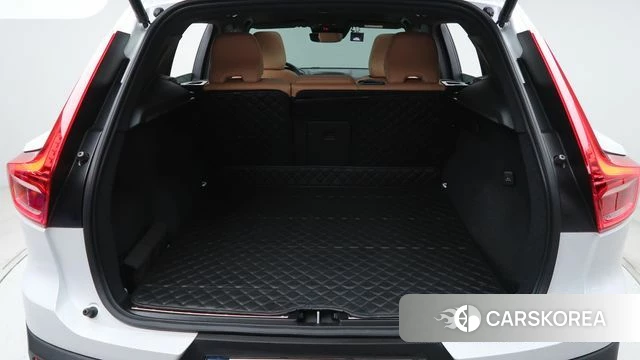 Volvo XC40 2021 Белый из Кореи, фото 3