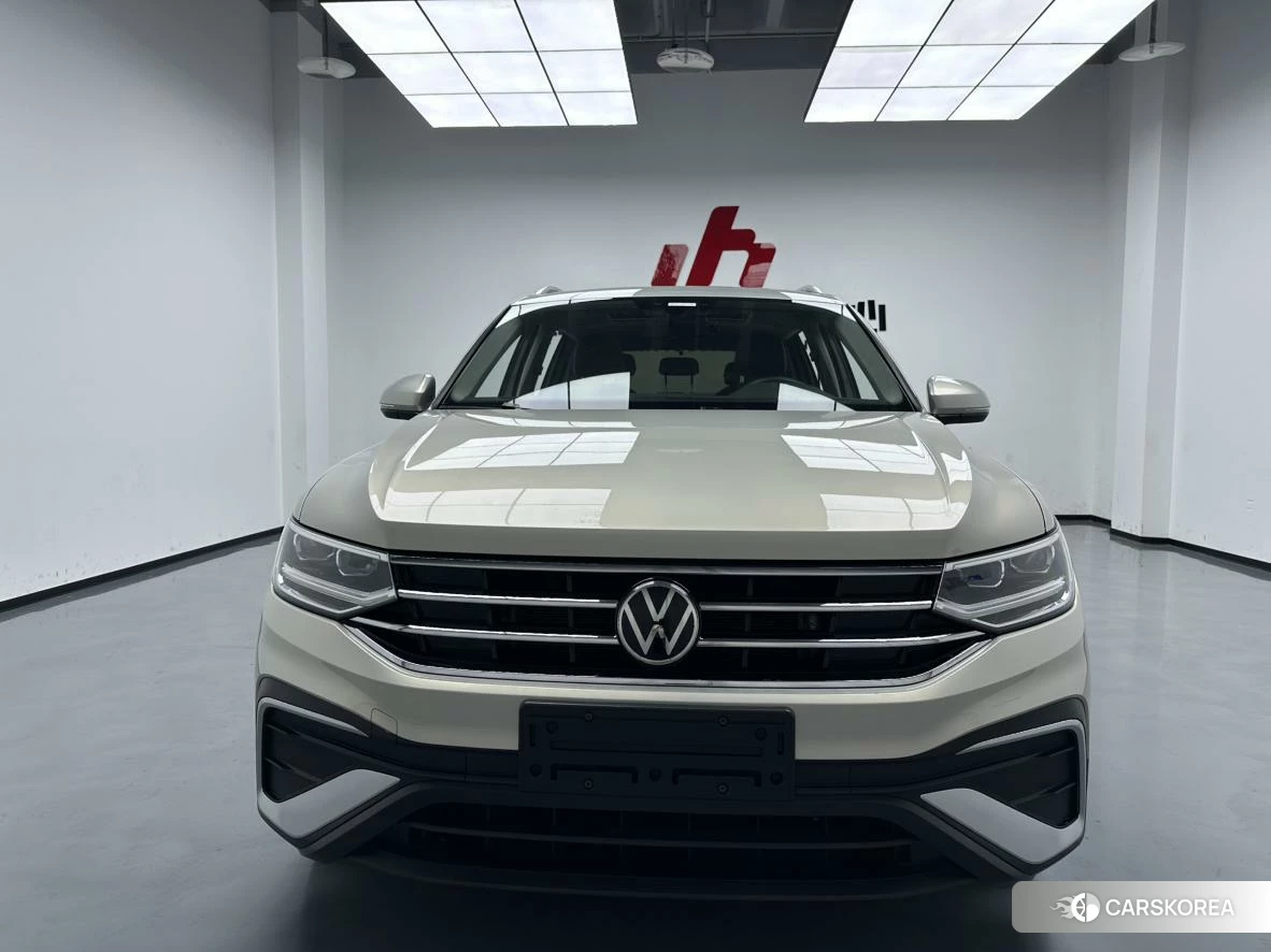 Volkswagen Tiguan L 2021 Шампань из Китая, фото 3