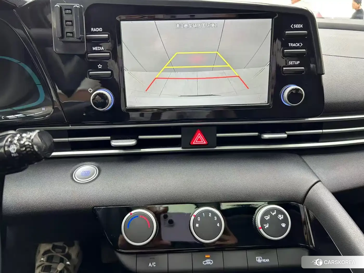 Hyundai Elantra 2023 Белый из Китая, фото 3
