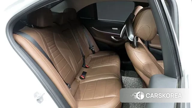 Mercedes-Benz E-Class W213 2018 Белый из Кореи, фото 3