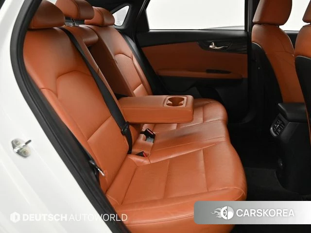 Kia The New K3 2nd generation 2021 Белый из Кореи, фото 3