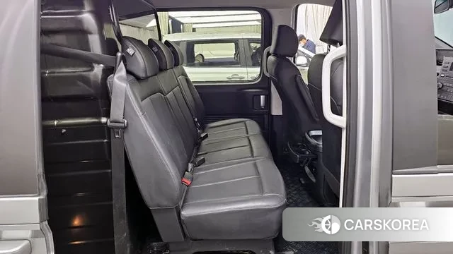 Hyundai Staria 2023 Серебряный из Кореи, фото 3