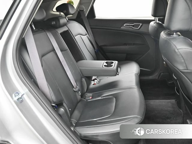 Kia Sportage 5th Generation 2022 Серебристо-серый из Кореи, фото 3