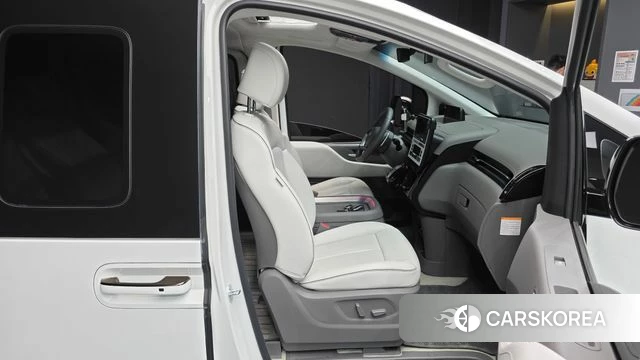 Hyundai Staria 2024 Белый из Кореи, фото 3