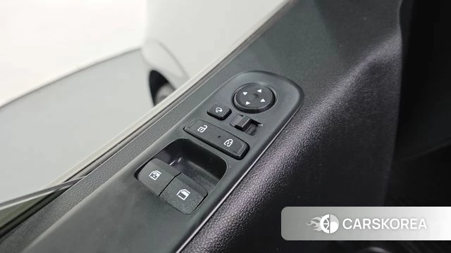 Hyundai Staria 2022 Серебряный из Кореи, фото 3