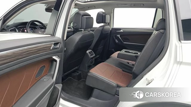Volkswagen Tiguan Allspace 2022 Белый из Кореи, фото 3