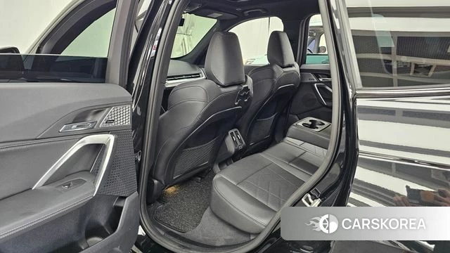 BMW iX1 (U11) 2023 Черный из Кореи, фото 3