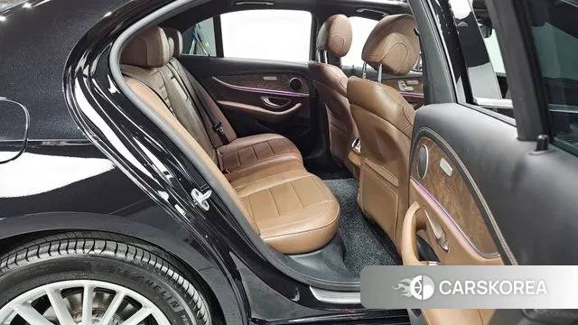 Mercedes-Benz E-Class W213 2023 Черный из Кореи, фото 3