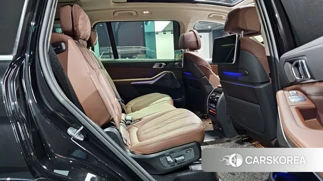 BMW X7 (G07) 2022 Черный из Кореи, фото 3