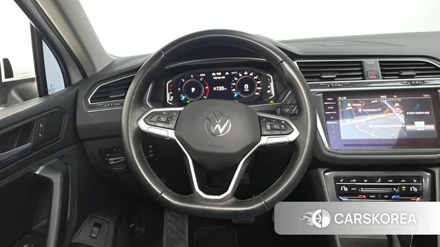 Volkswagen Tiguan second Generation 2023 Белый из Кореи, фото 3