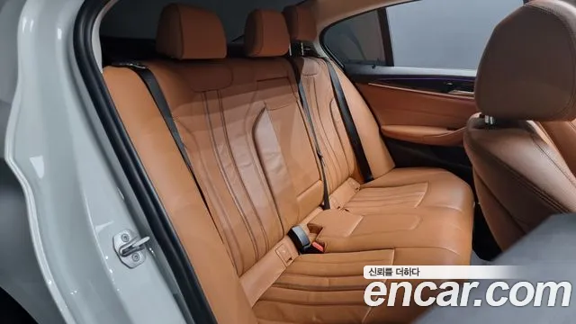 BMW 5 Series (G30) 2018 Белый из Кореи, фото 3