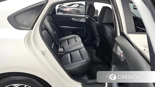 Kia The New K3 2nd generation 2021 Белый из Кореи, фото 3