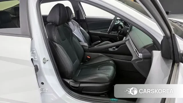 Hyundai The New Avante (CN7) 2024 Белый из Кореи, фото 3