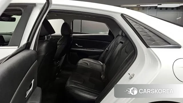 Hyundai The New Avante (CN7) 2023 Белый из Кореи, фото 3