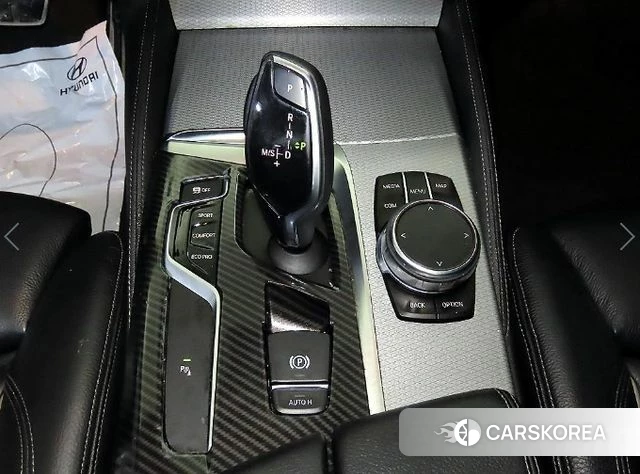 BMW 5 Series (G30) 2018 Черный из Кореи, фото 3