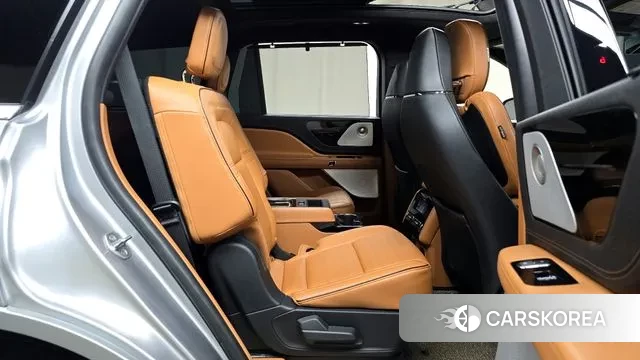 Lincoln Aviator 2nd generation 2022 Серебряный из Кореи, фото 3