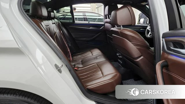 BMW 5 Series (G30) 2018 Белый из Кореи, фото 3