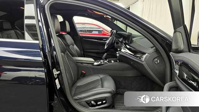 BMW 5 Series (G30) 2022 Черный из Кореи, фото 3