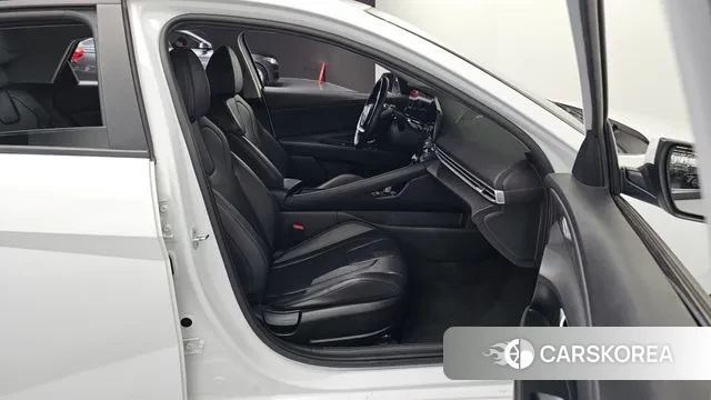 Hyundai Avante Hybrid (CN7) 2022 Белый из Кореи, фото 3