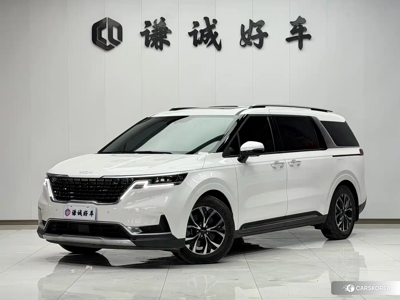 Kia Carnival 2022 Белый из Китая, фото 3