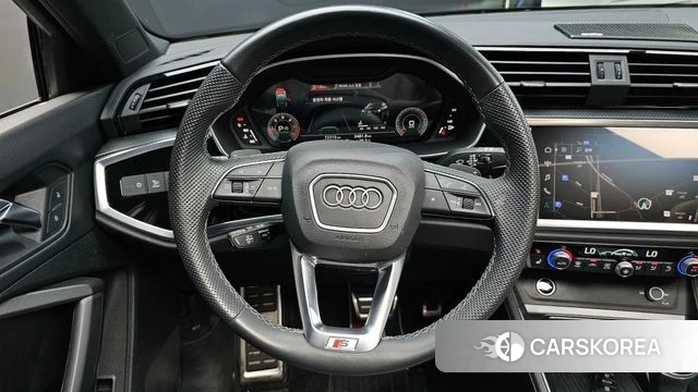 Audi Q3 (F3) 2023 Черный из Кореи, фото 3