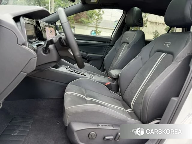 Volkswagen Golf 2022 Белый из Китая, фото 3
