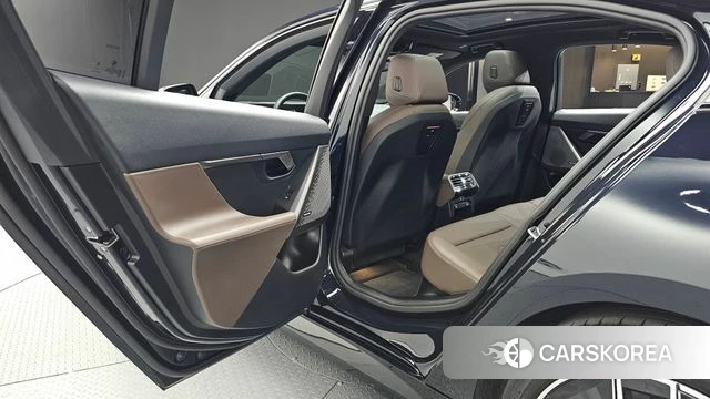 BMW 5 Series (G60) 2024 Черный из Кореи, фото 3