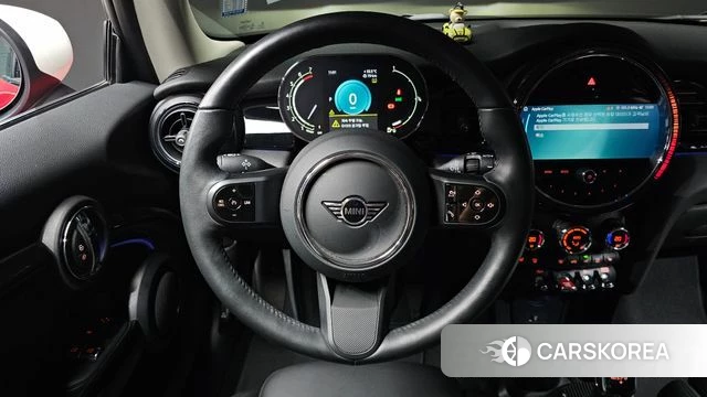 Mini Cooper 2023 Красный из Кореи, фото 3