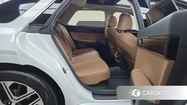 Hyundai Grandeur Hybrid (GN7) 2024 Белый из Кореи, фото 3