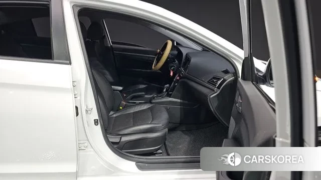 Hyundai Avante AD 2018 Белый из Кореи, фото 3