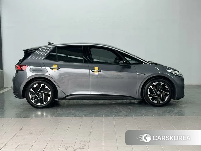 Volkswagen ID.3 2023 Темно-серый из Китая, фото 3