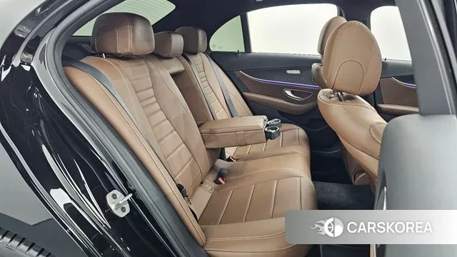 Mercedes-Benz E-Class W213 2023 Черный из Кореи, фото 3